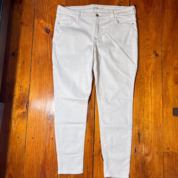 Old Navy Denim - Old Navy Mid-Rise Rockstar Skinny Jeans in Bright White Size 14